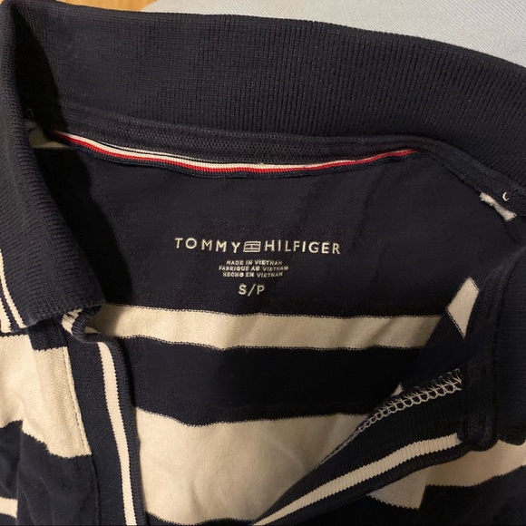 Tommy Hilfiger v-neck collared tee - Picture 4 of 4